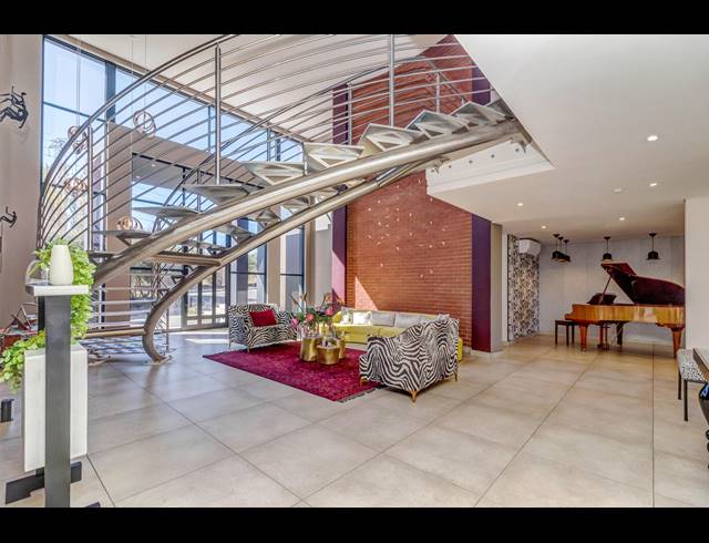 5 BEDROOM GOLF ESTATE FOR SALE IN STEYN CITY